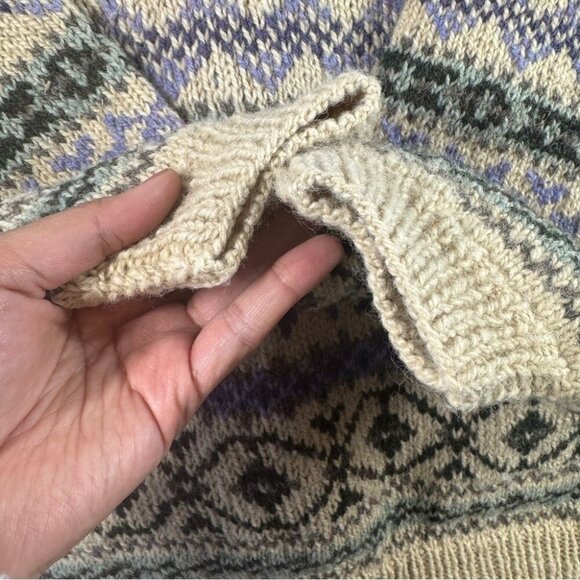 Vintage Cream and Green Patterned Sweater - Picture 6 of 15